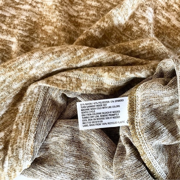 New with tags Universal Thread gold long sleeved thermal. Very soft! - Picture 10 of 11
